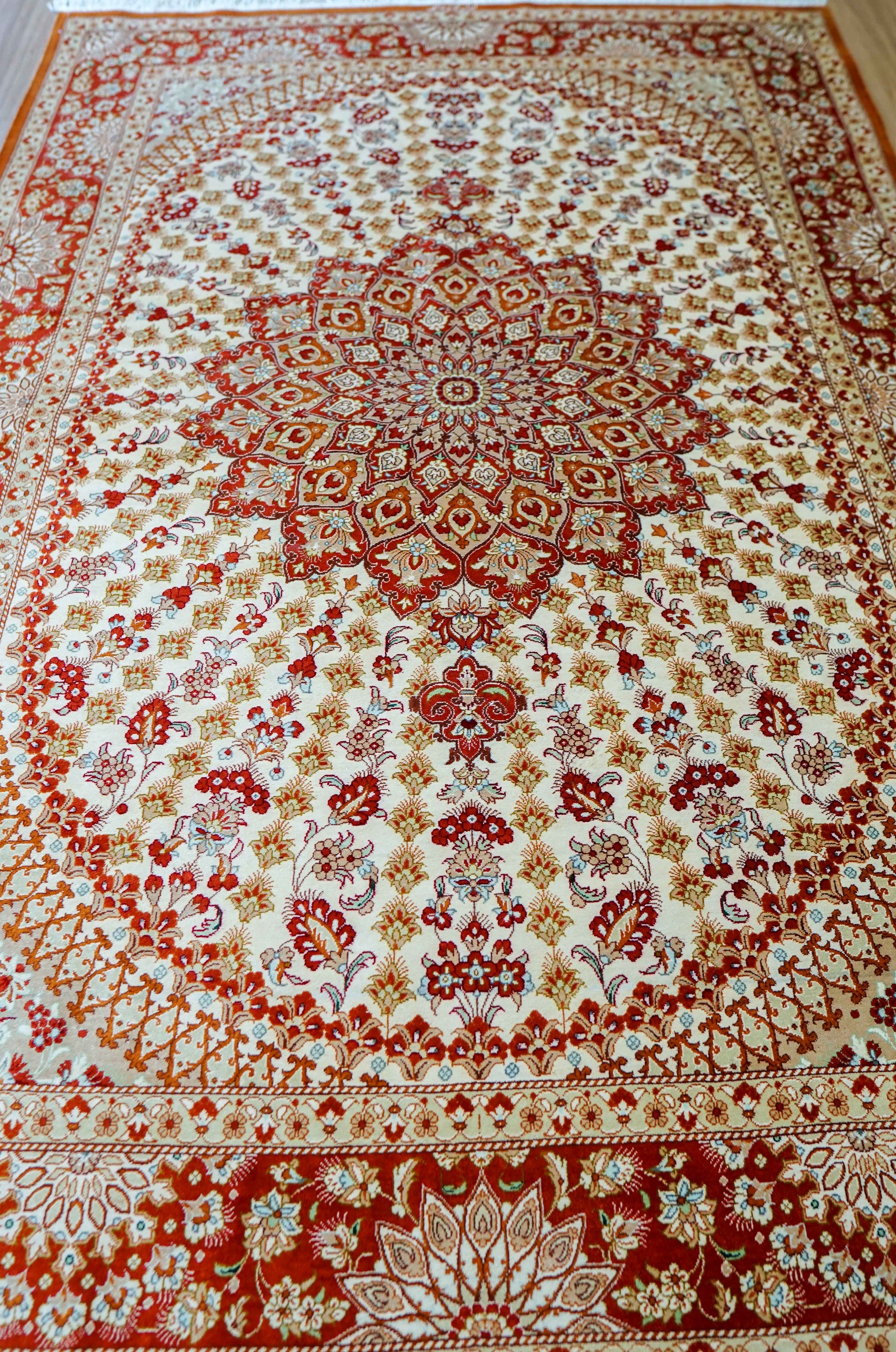  ペルシャ手織り絨毯 クム産 シルク100％ 193×130cm｜クム ワファィ工 房