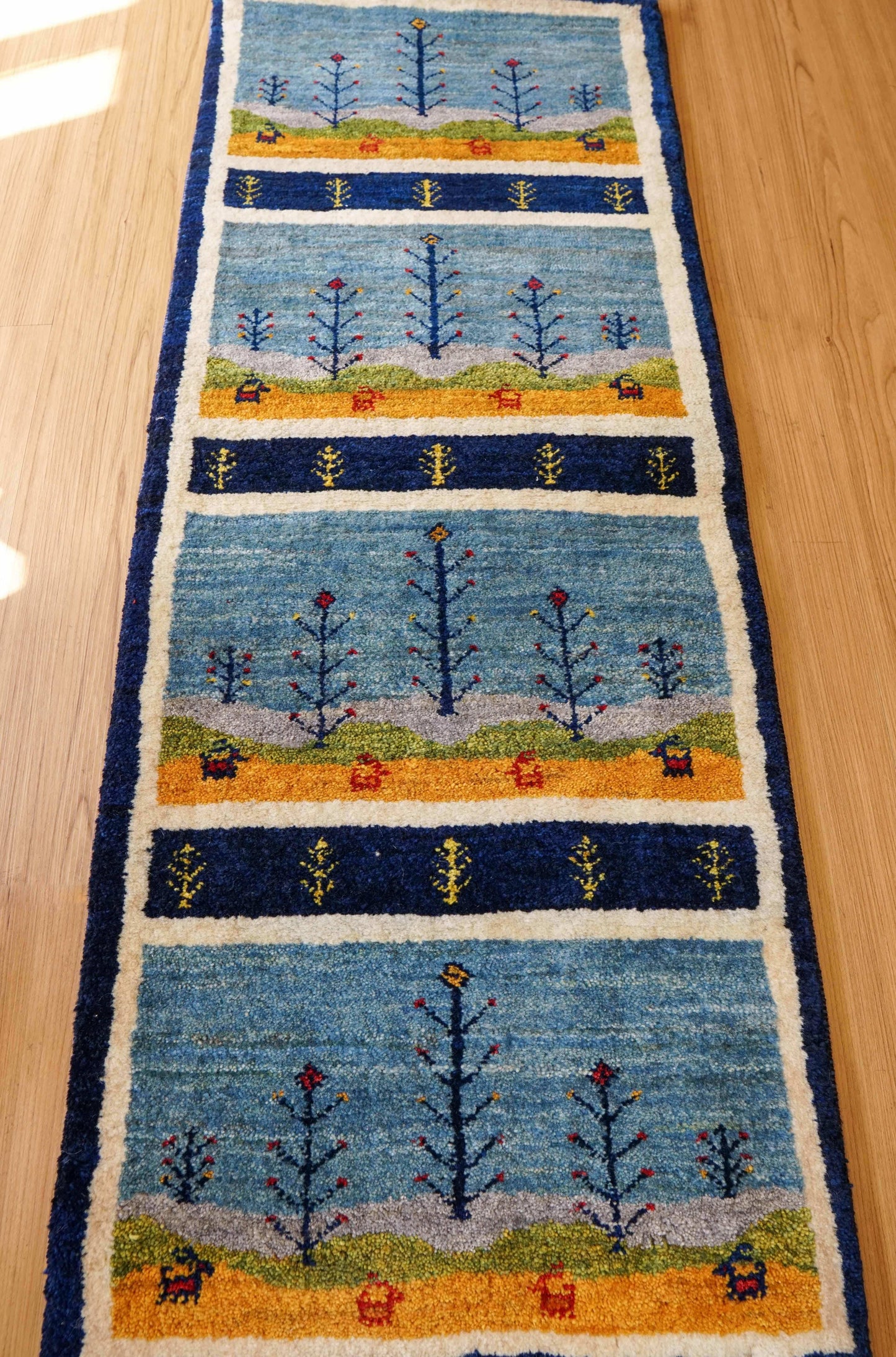  ペルシャ手織りカシュクリギャッベ リズ バフト ギャベ 手織り絨毯 114×44cm