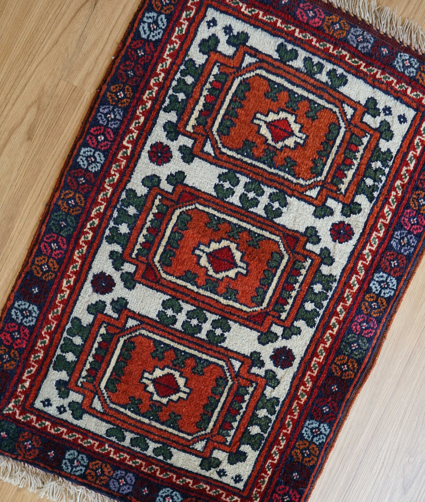 アフガニスタン手織り絨毯 カールモハメディ 54×42cm｜ミニラグ・玄関マットサイズ トライバルラグ