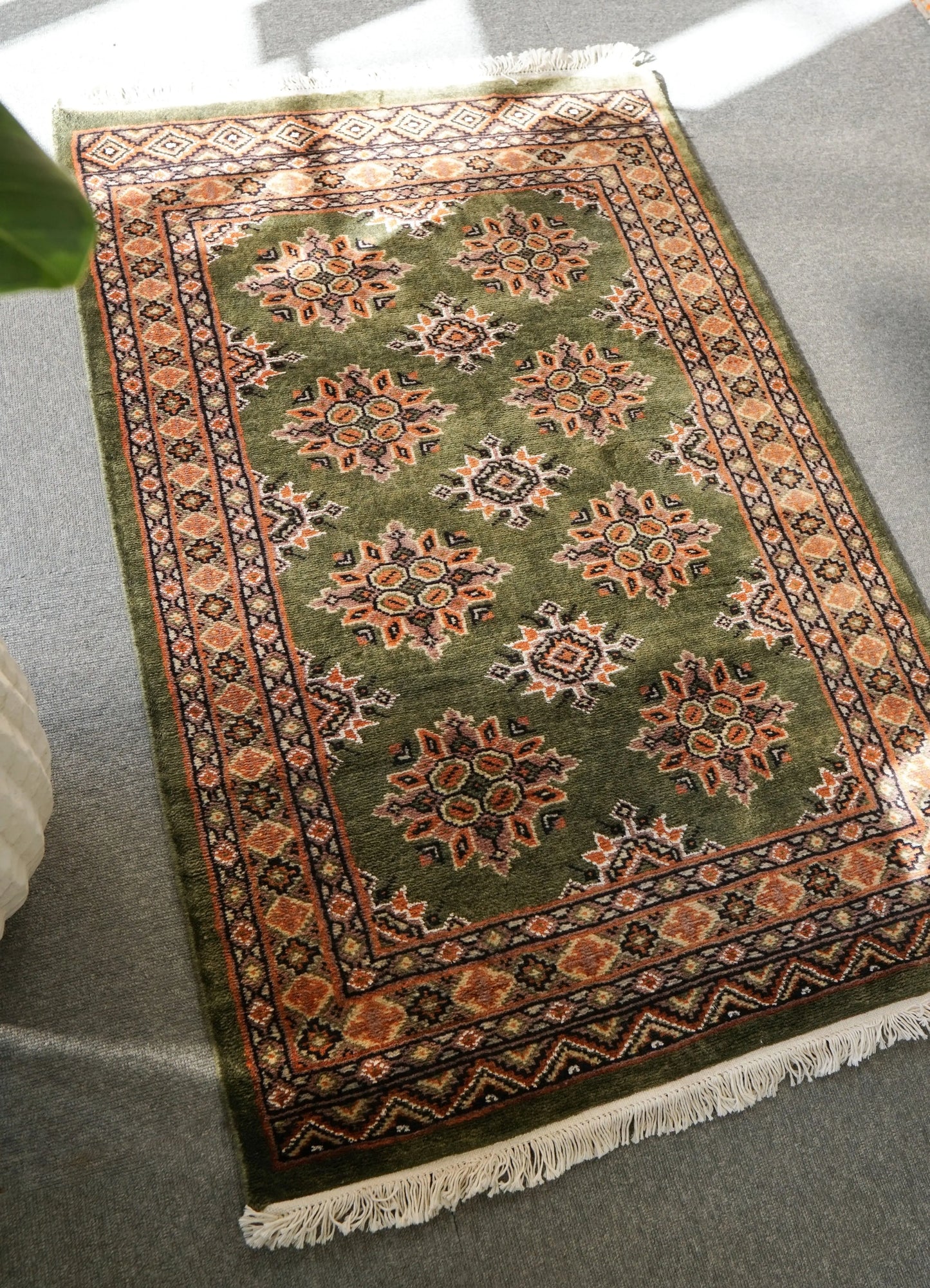 120×80cm パキスタン手織り絨毯 Decorworks