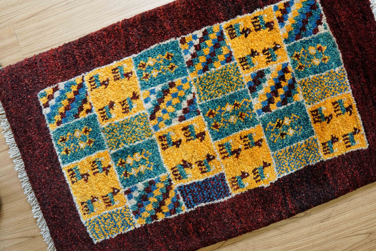  ペルシャ絨毯 手織りギャッベ アマレ族 ギャベ 81×51cm