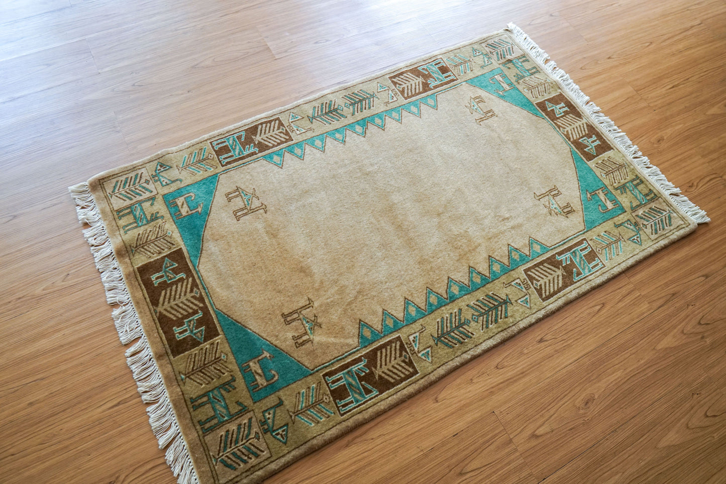 Collection 129×81cm パキスタン手織り絨毯 ベージュ＆ターコイズ モダンボーダーデザイン