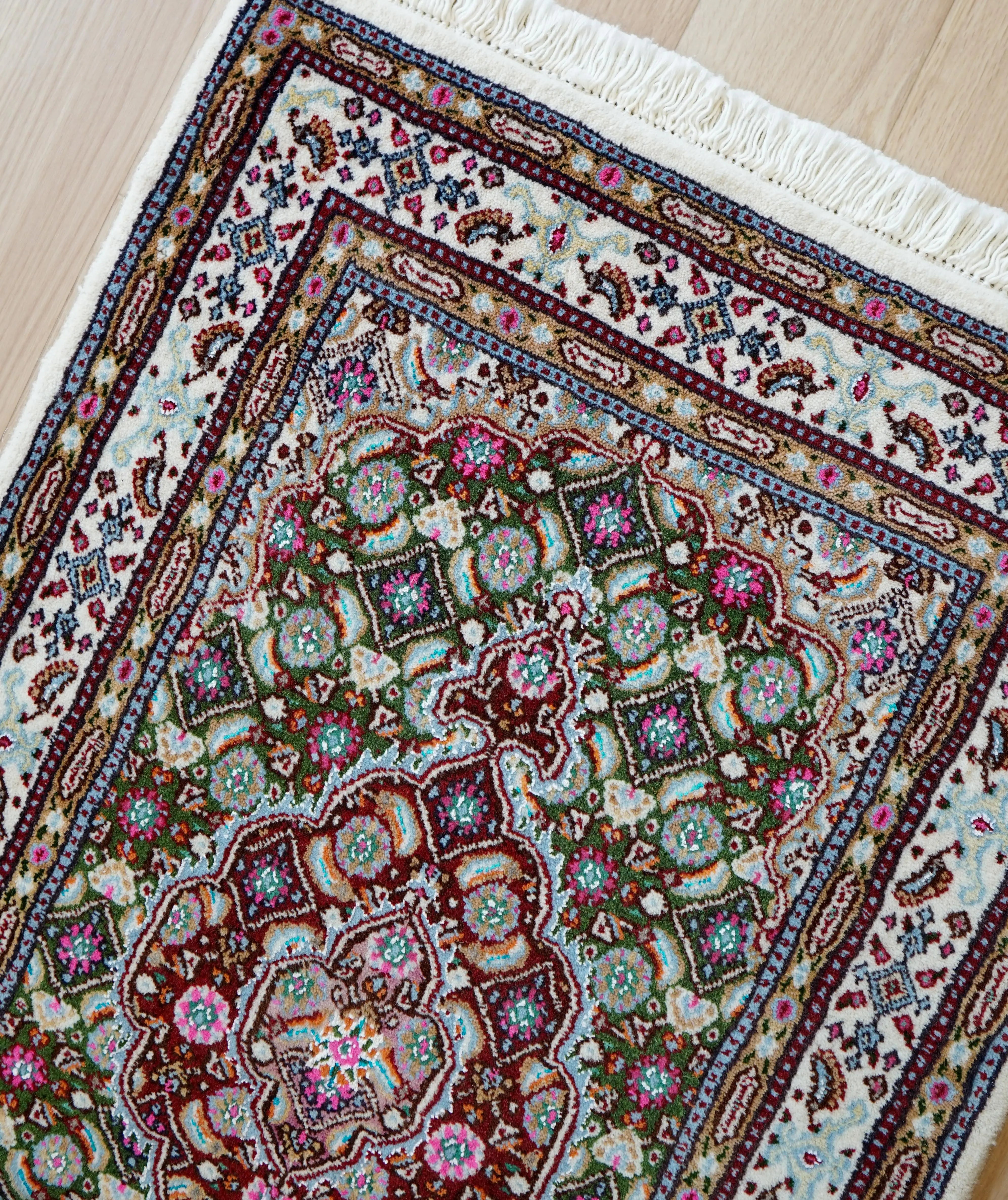 ペルシャ 手織り絨毯 ムード産 高級ウール使用 伝統幾何学模様と