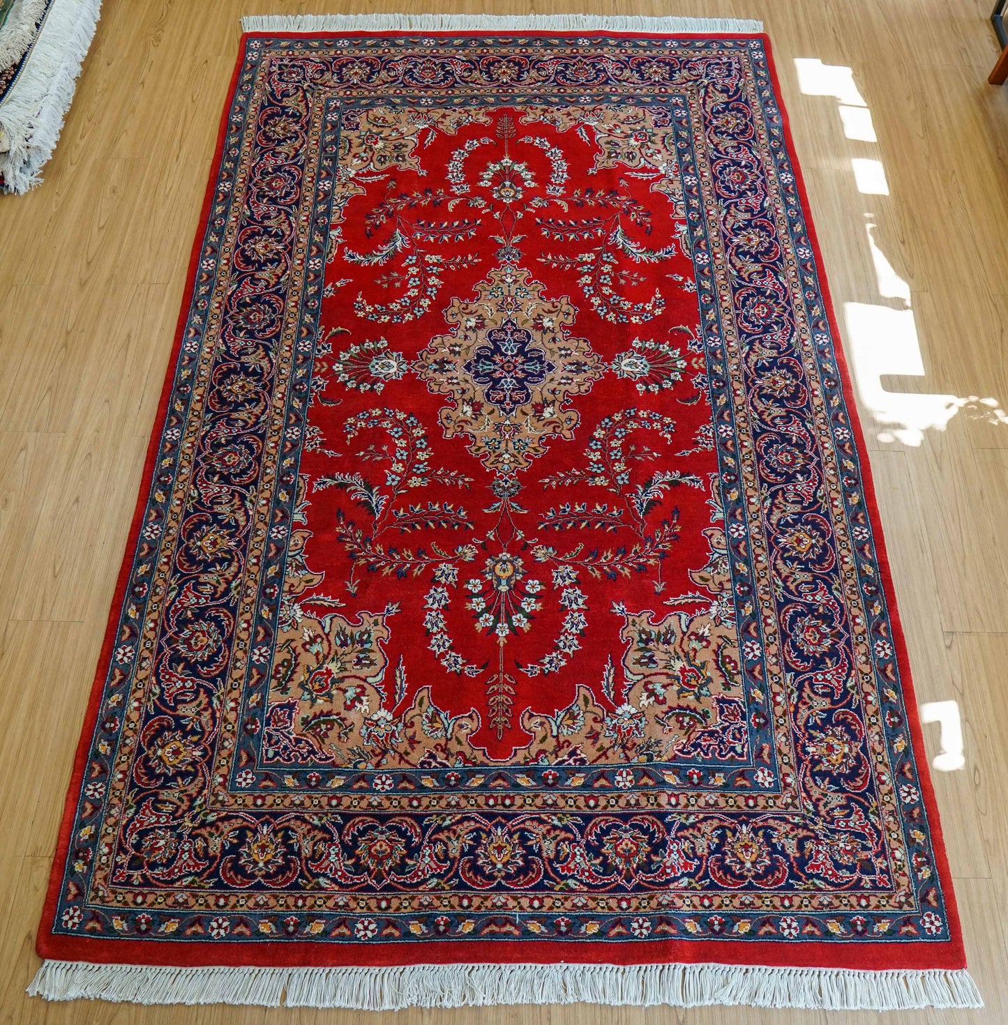  ペルシャ絨毯 手織り ダブルノット 高密度ウール 256×154cm｜厚手で丈夫 赤基調クラシックデザイン