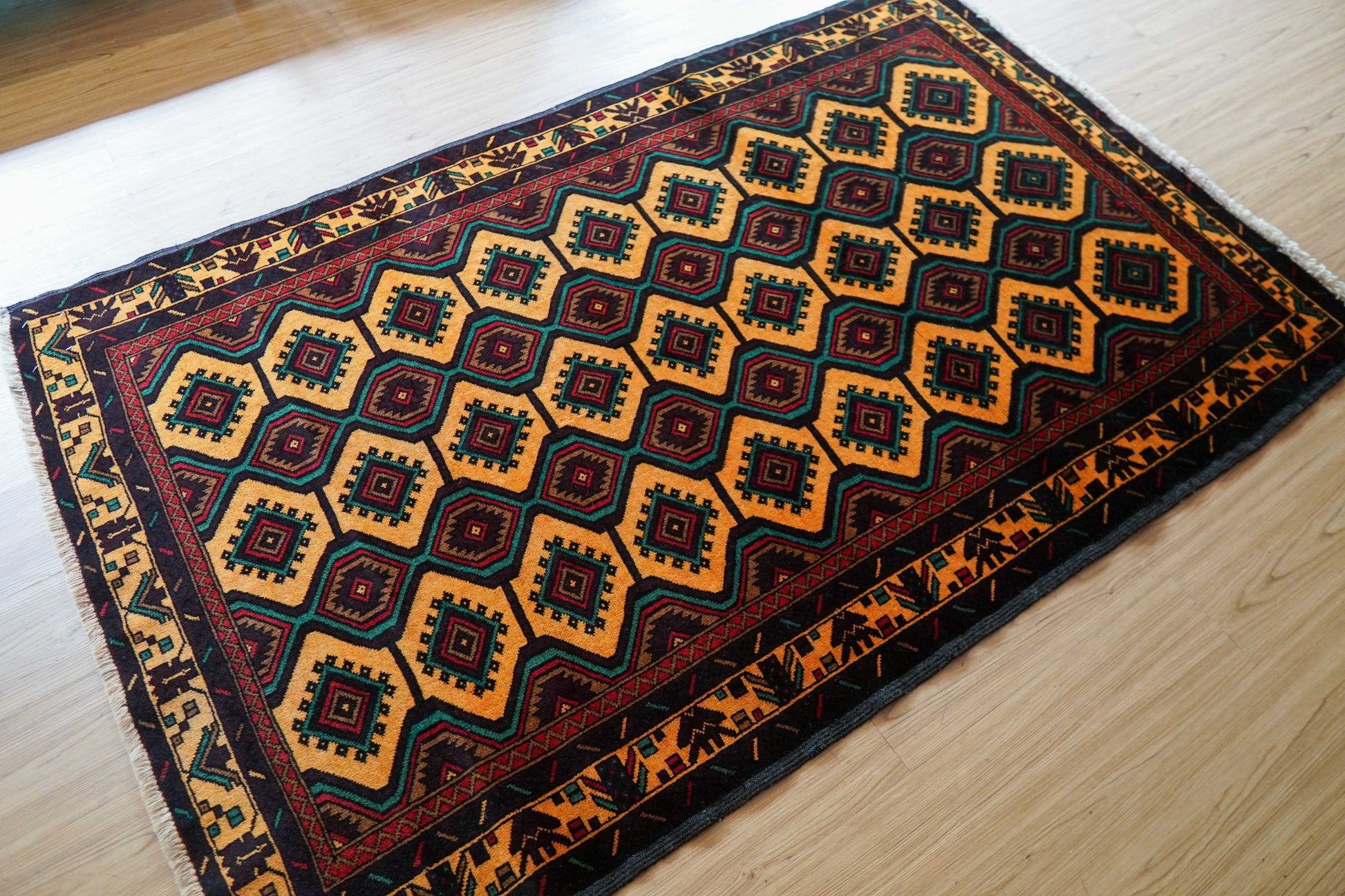  ペルシャ トライバルラグ（トルクメン族）180×113cm