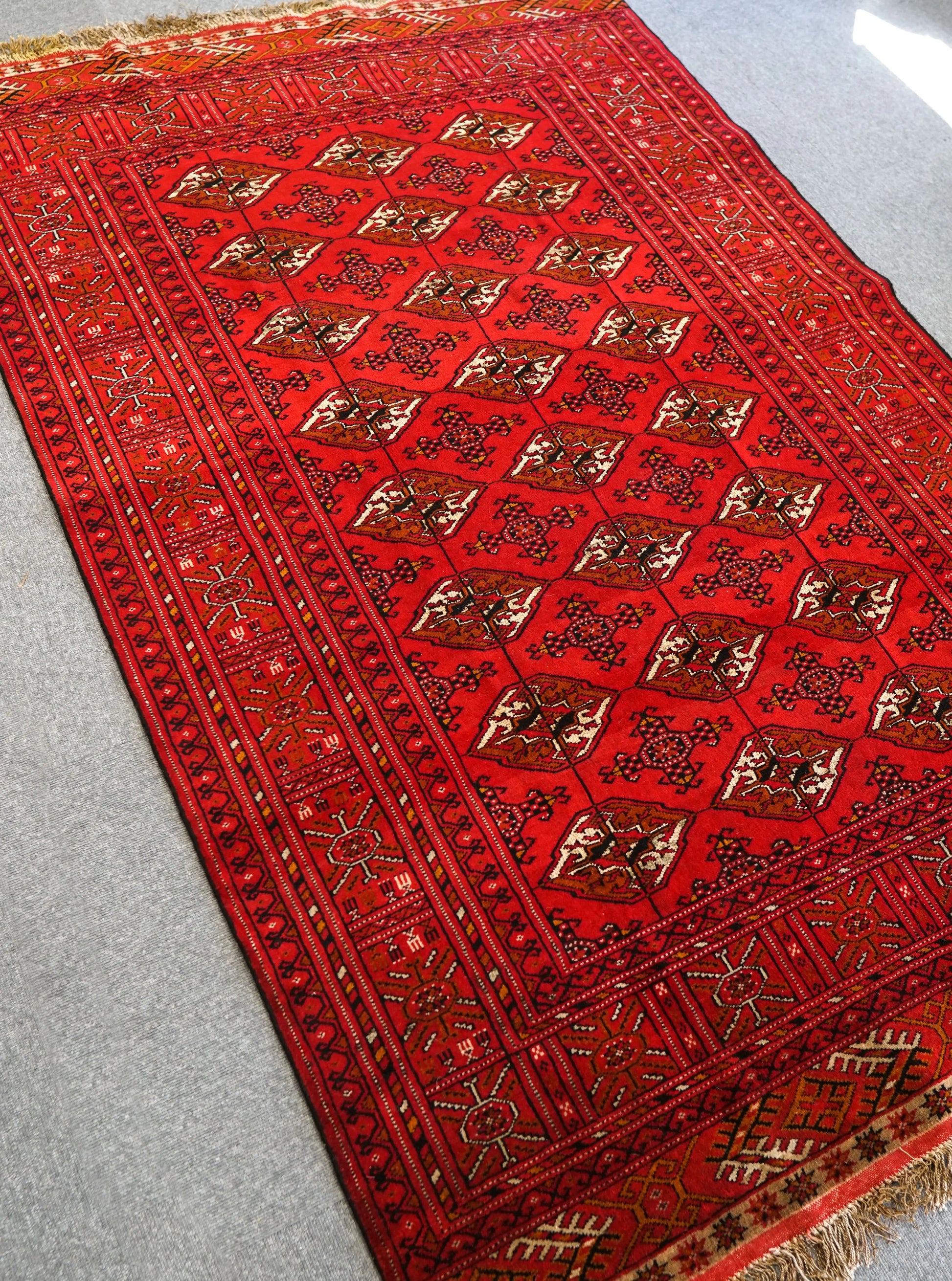 192×126cm　トルクメン ボハラ手織り絨毯 Decorworks
