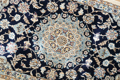  ペルシャ絨毯 ナイン産 121×79cm｜ネイビー基調