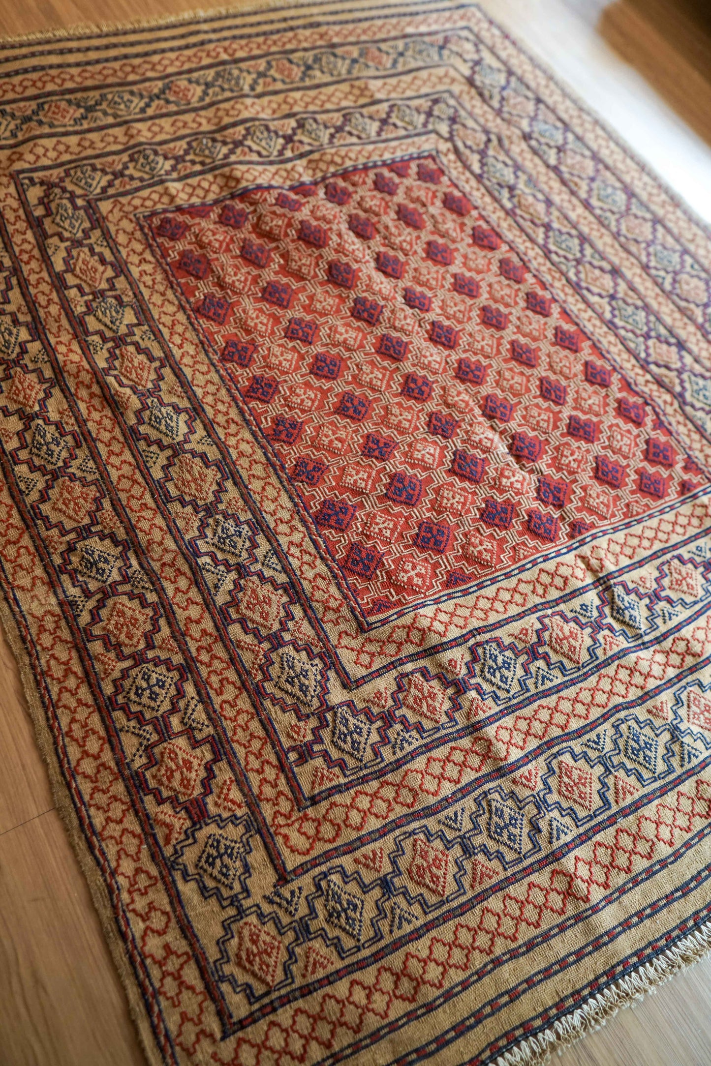  ペルシャ手織りオールドキリム  184×150cm