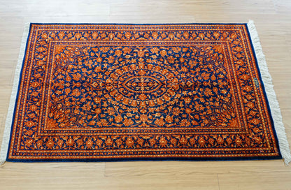 ペルシャ絨毯　クム産　カーリキ房　シルク 100%　(証明書付) 120×80cm　