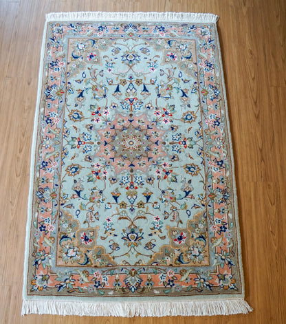 Collection ペルシャ絨毯 カシャーン産 130×85cm ｜ ウールとシルクが織りなす柔らかな光と伝統の花文様