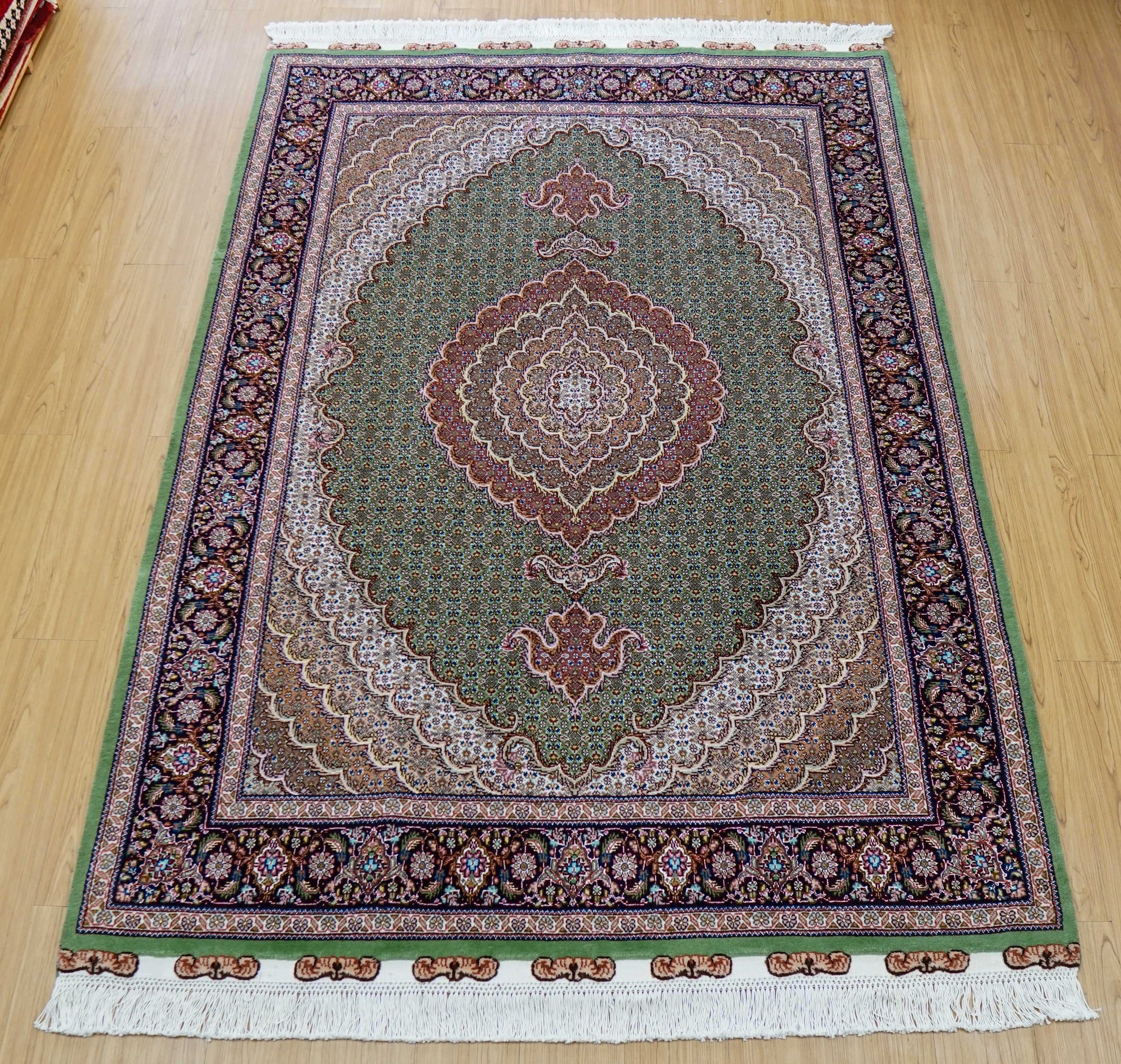  ペルシャ手織り絨毯 タブリーズ産 225×155cm