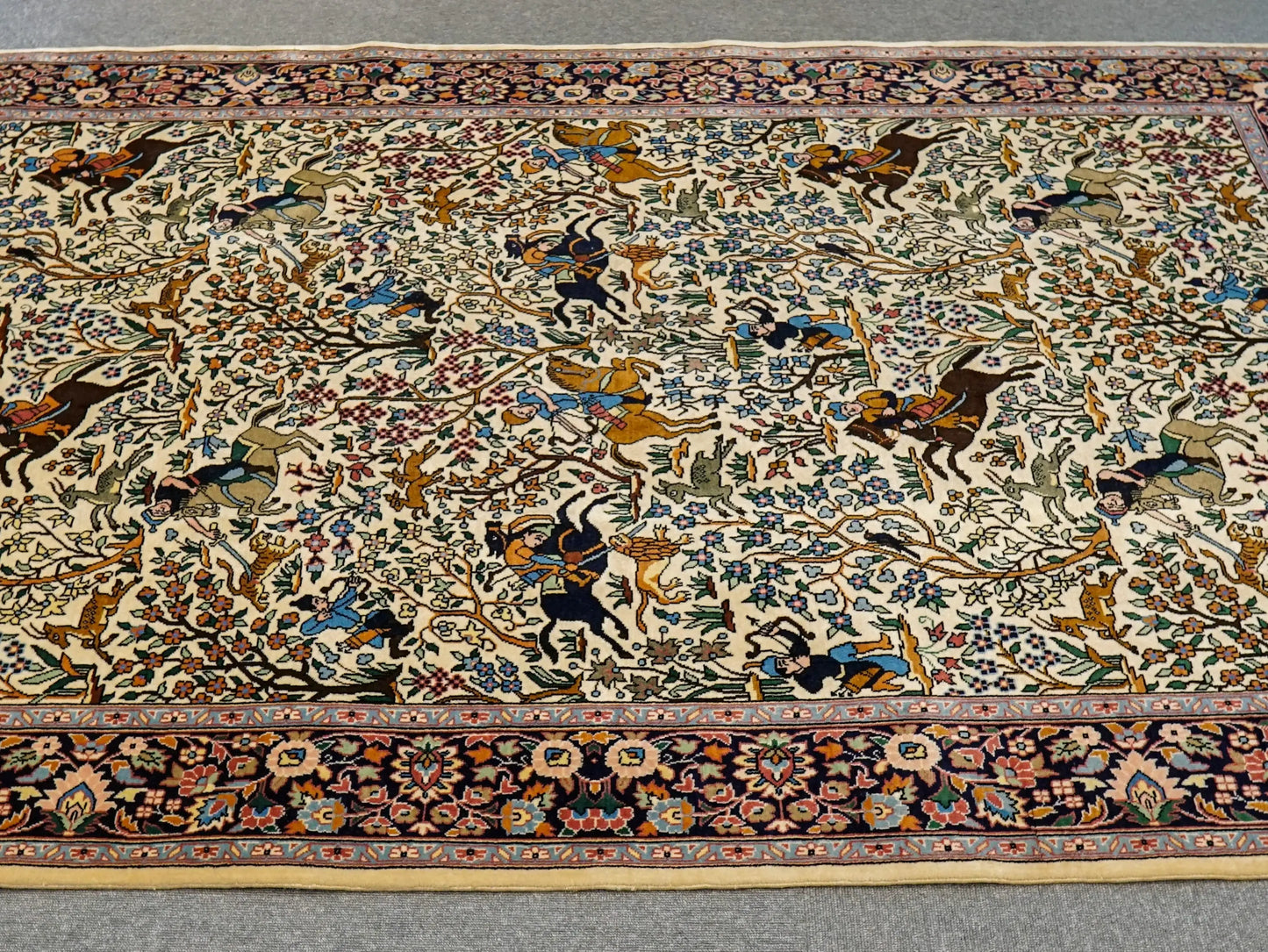 218×140cm   パキスタン手織り絨毯 Decorworks