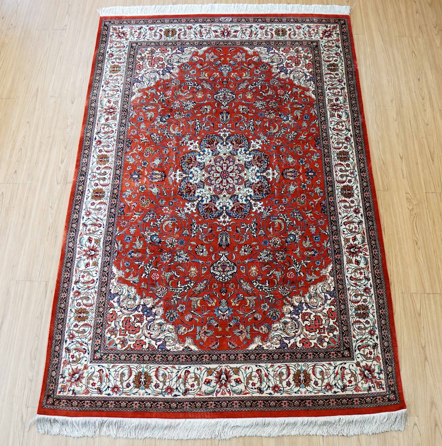 ペルシャ絨毯 クム産 モハマディ工房 シルク100% 197×130cm｜手織り 高密度シルクラグ メダリオンデザイン