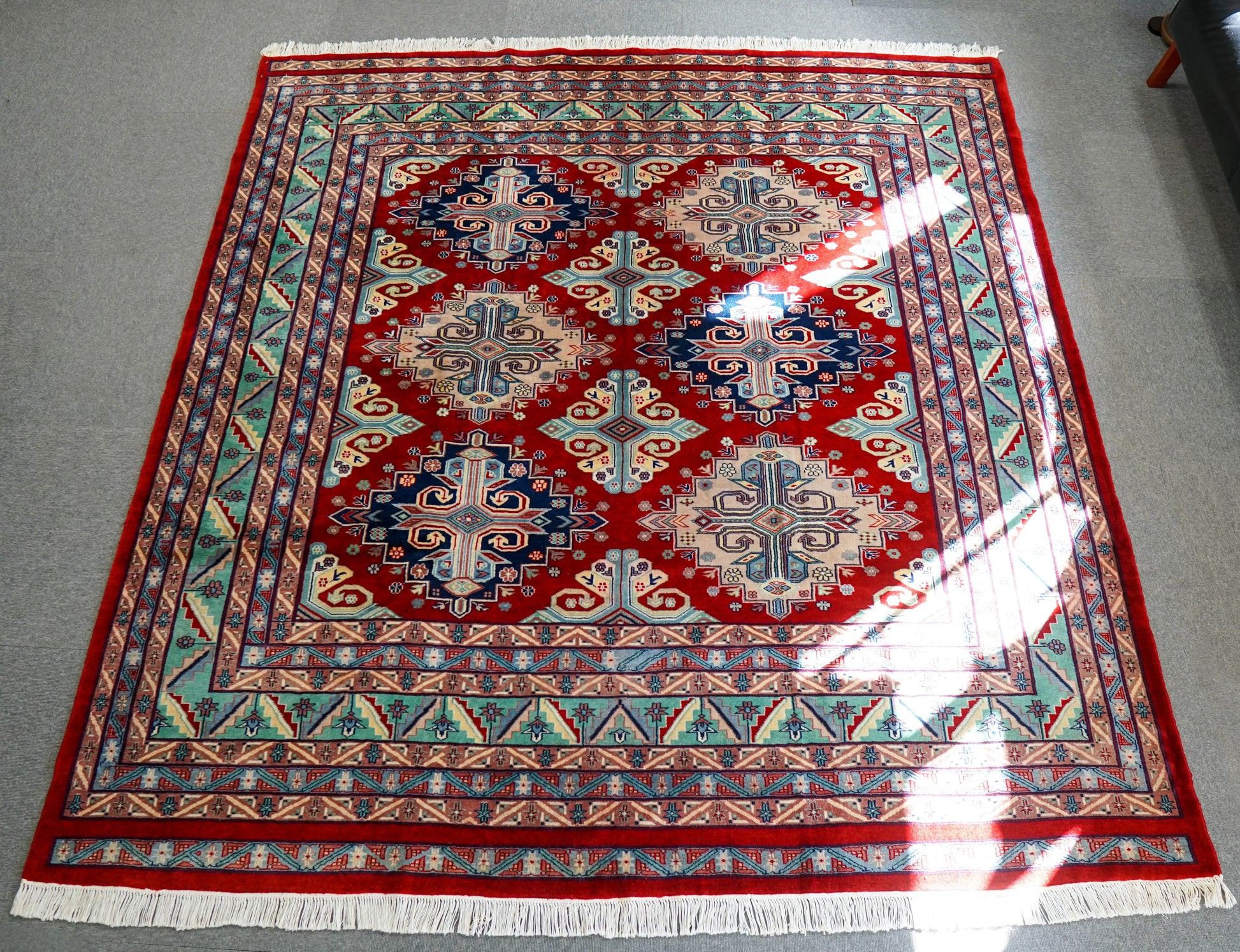 パキスタン絨毯　219×205cm Decorworks