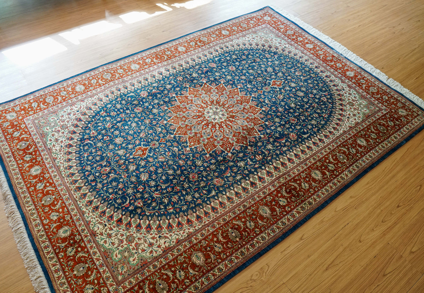 Collection 197×135cm ペルシャ手織り絨毯 クム産 ヌーリ工房 シルク100% 証明書付