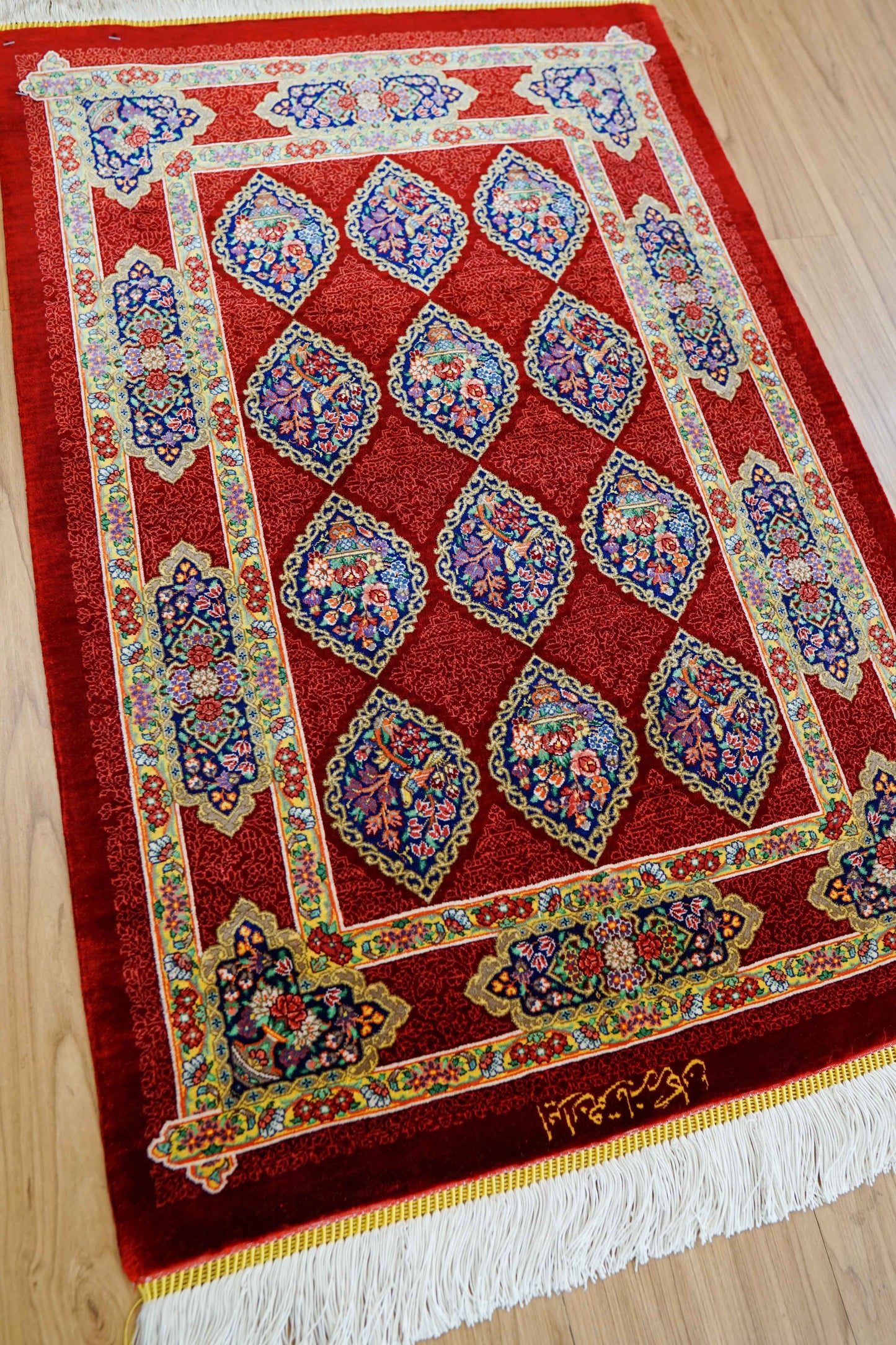  ペルシャ手織り絨毯 クム産 バザルガン房 93×61cm シルク100％