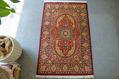 125×81cm　ペルシャ絨毯　クム産　モハメドジャムシェヂ房　シルク 100%　証明書付 Decorworks