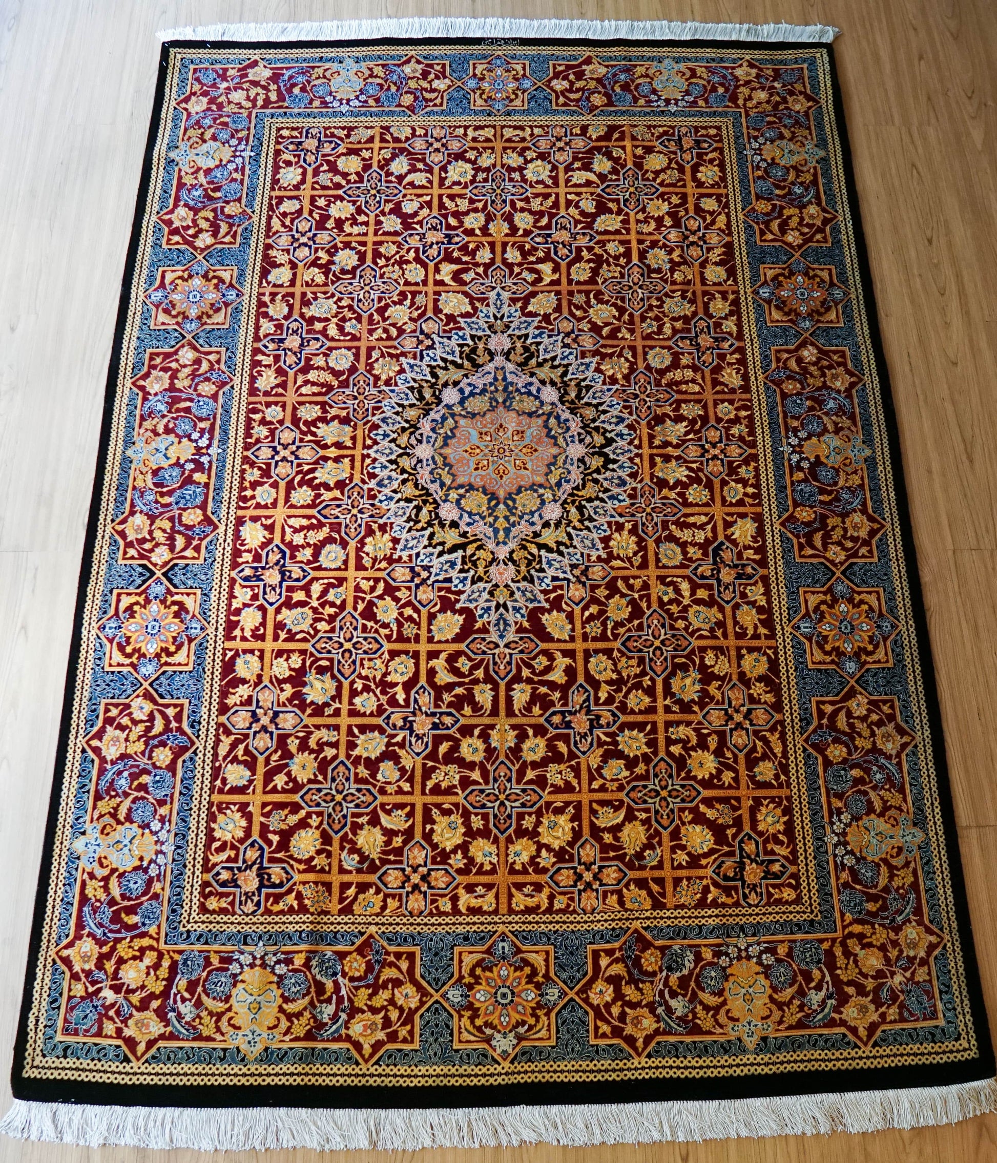  手織りペルシャ絨毯 クム産 【シルク】ラミニ工房 197×132cm ｜ 証明書付