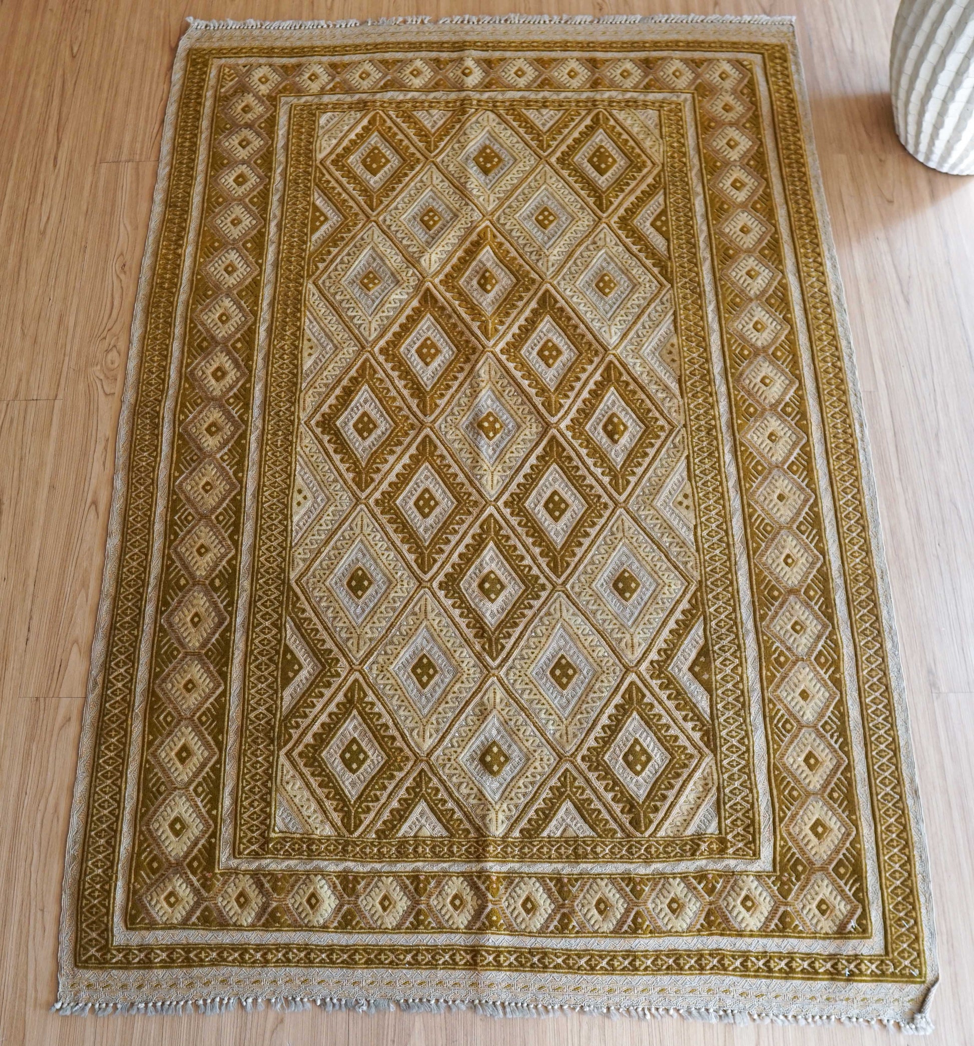  アフガニスタン 手織りマシュワニキリム 160×108cmファインクオリティ 緻密織りトライバルラグ