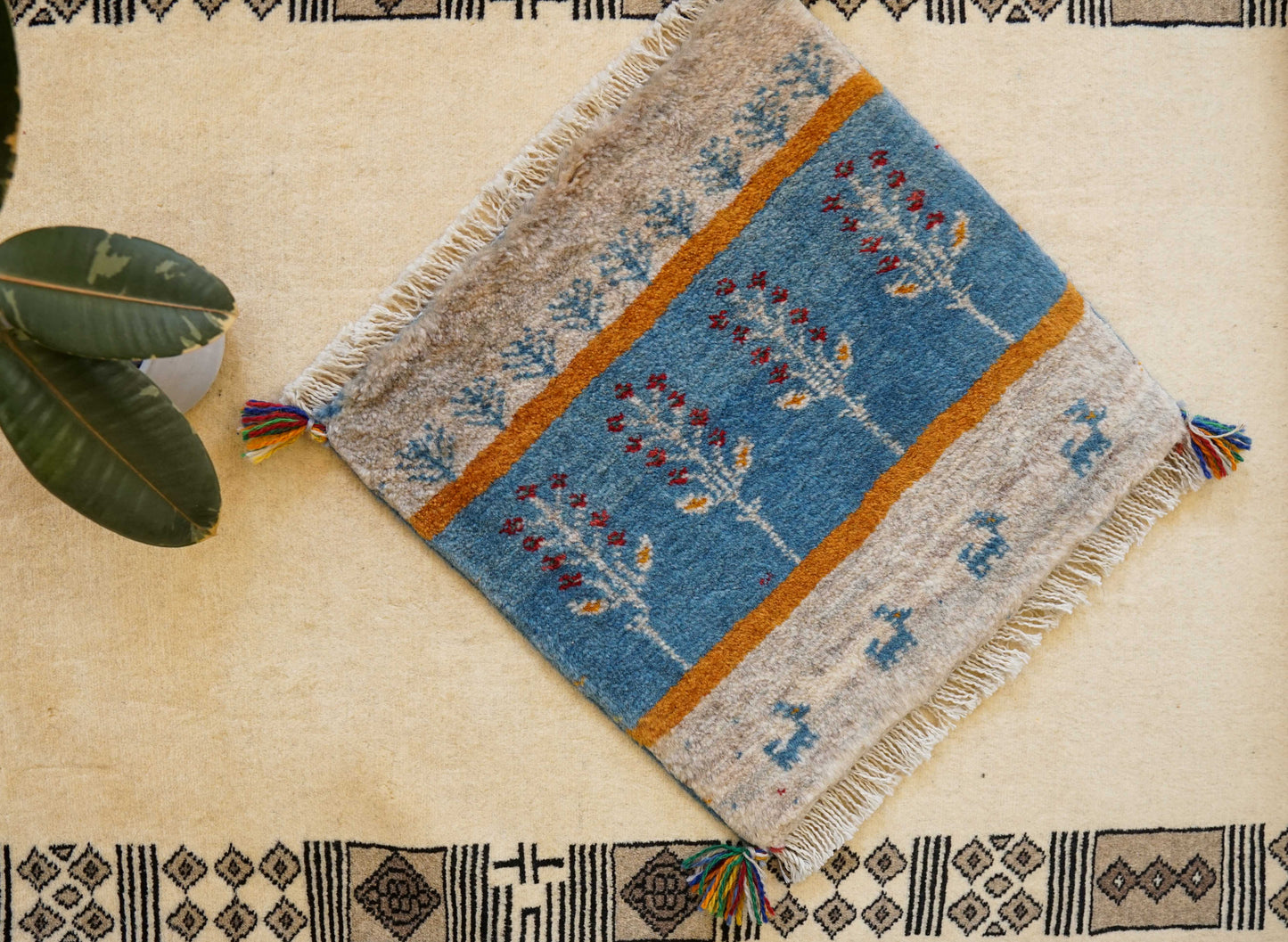 ペルシャ手織りギャッベ アマレ族 40×40cm｜ウール100% ミニラグ チェアマット ナチュラルカラー