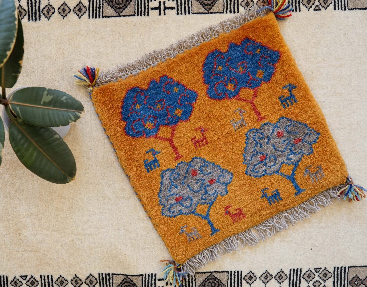 ペルシャ手織りギャッベ アマレ族 40×40cm｜ウール100% ミニラグ・チェアマット 生命の木デザイン