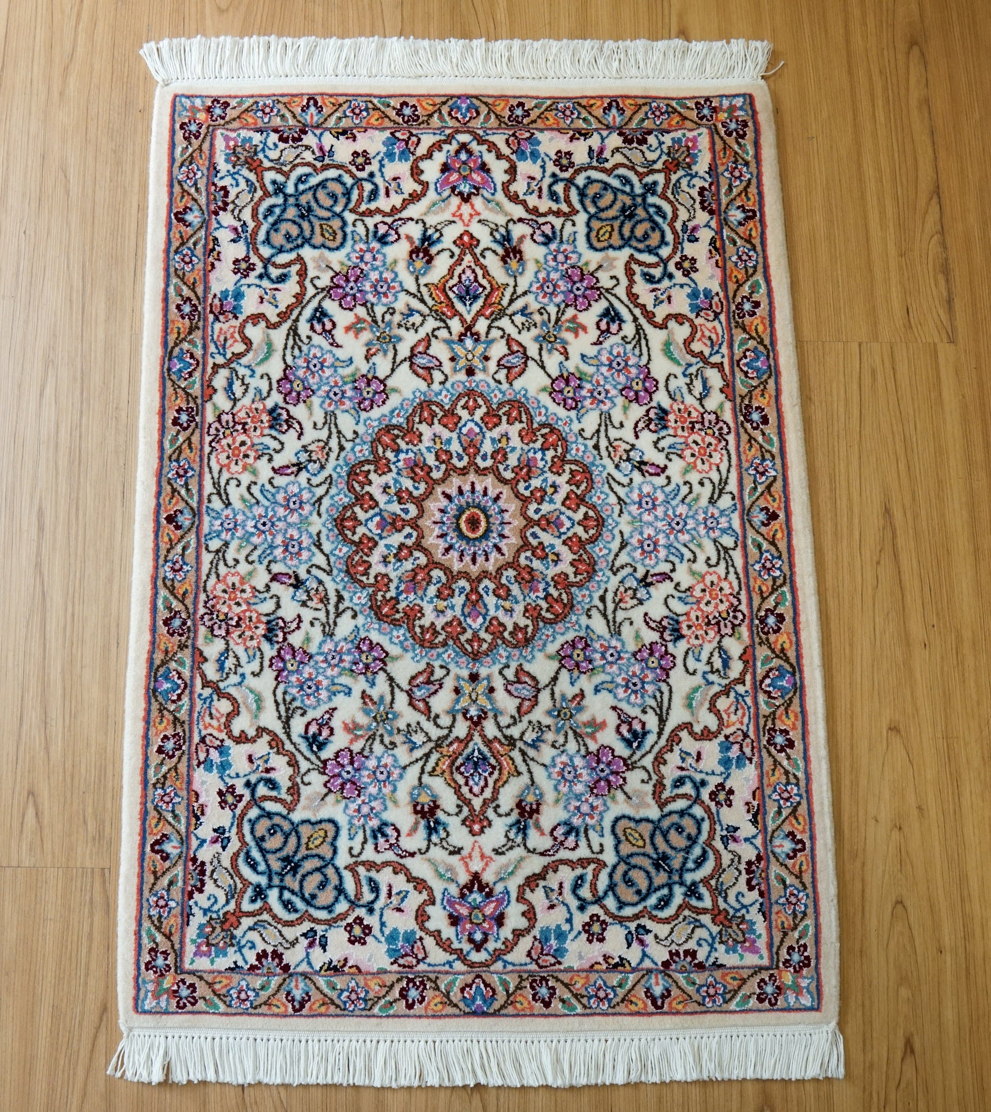  90×60cm ペルシャ手織り絨毯 ナイン産