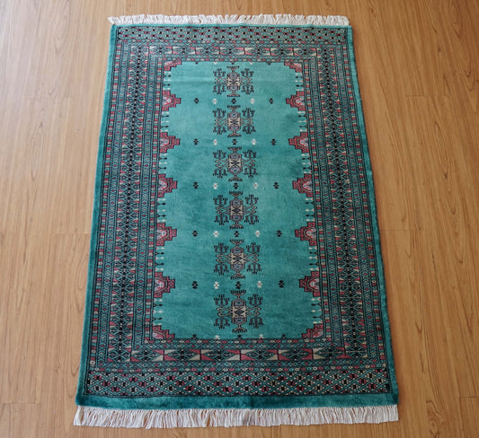  パキスタン手織り絨毯　122×82cm — ランプ文様が彩る上質ウールラグ