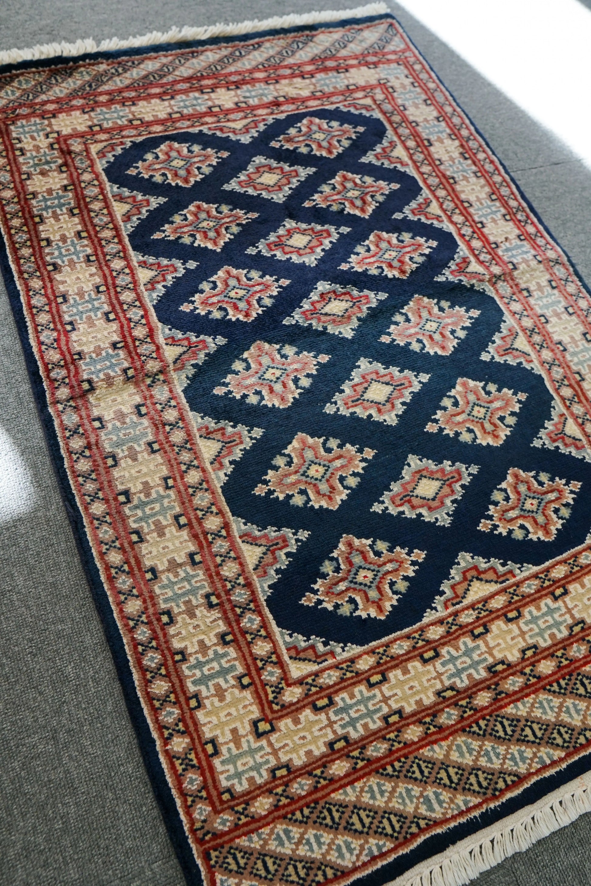 93×61cm パキスタン手織り絨毯　 Decorworks