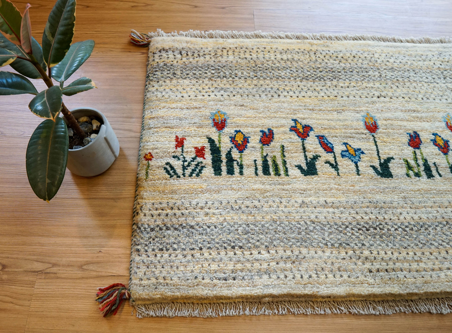 Collection 90×68cm　 ペルシャ絨毯 手織りギャッベ