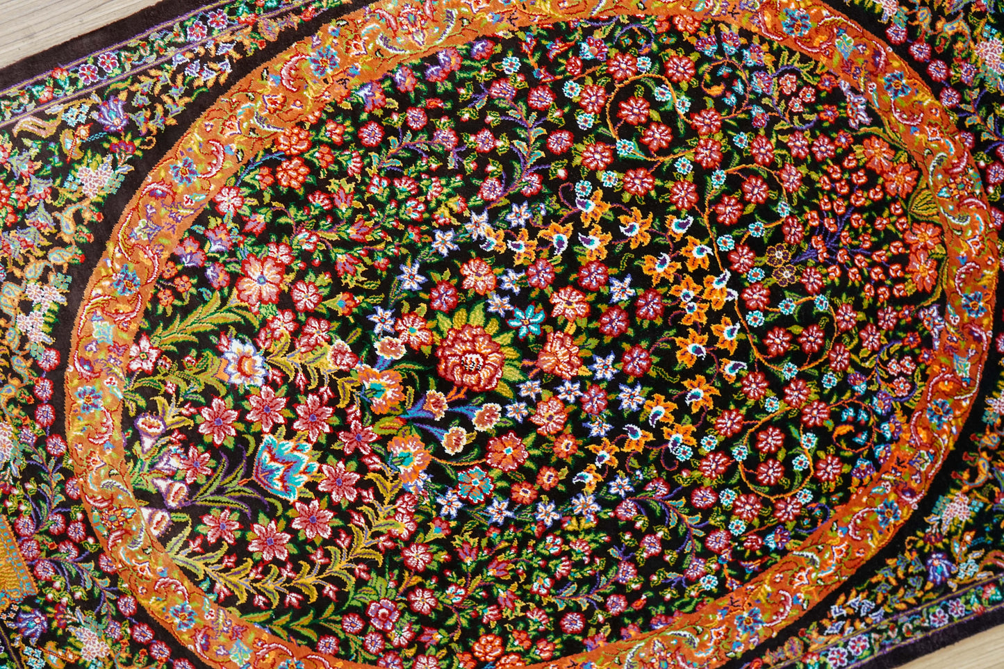  90×60cm　 ペルシャ絨毯　クム産　イザテイ房　　