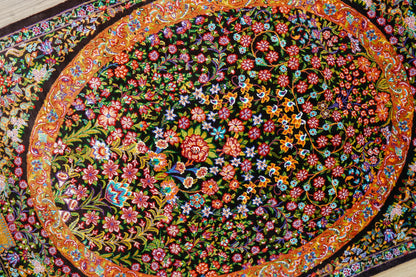  90×60cm　 ペルシャ絨毯　クム産　イザテイ房　　