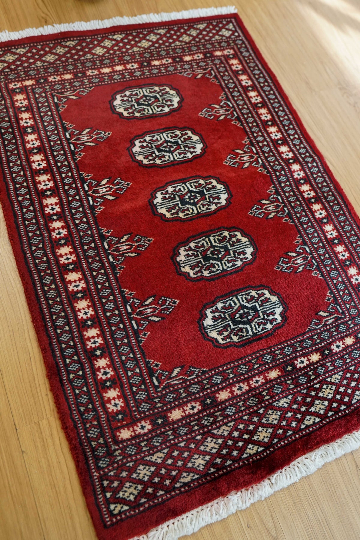  トルクメン ボハラ 手織り パキスタン絨毯  95×62cm