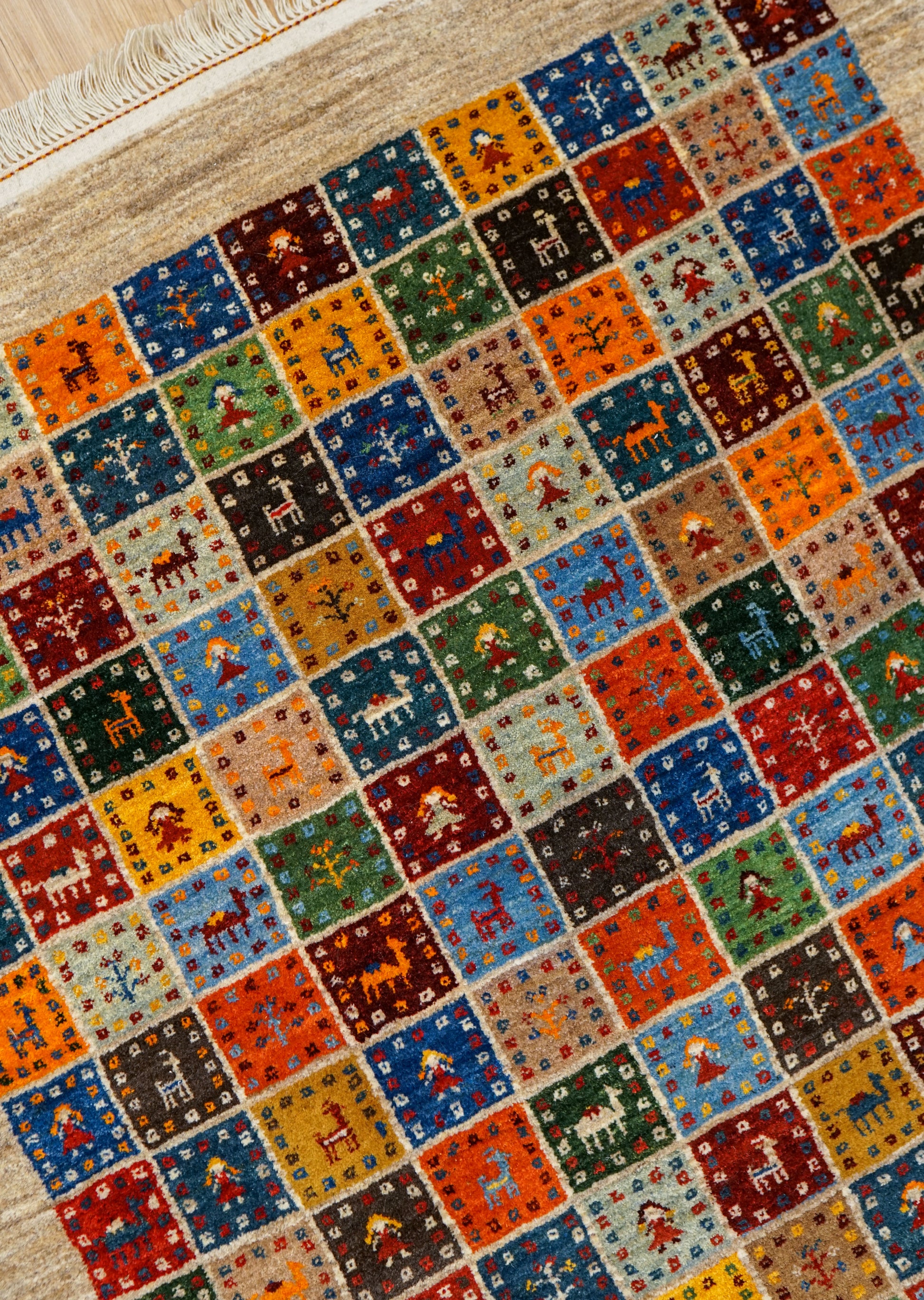  ペルシャ絨毯 手織りカシュクリギャッベ 188×118cm リズバフト