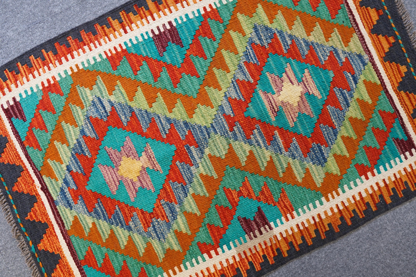 90×60cm　　アフガニスタン手織りキリム Decorworks