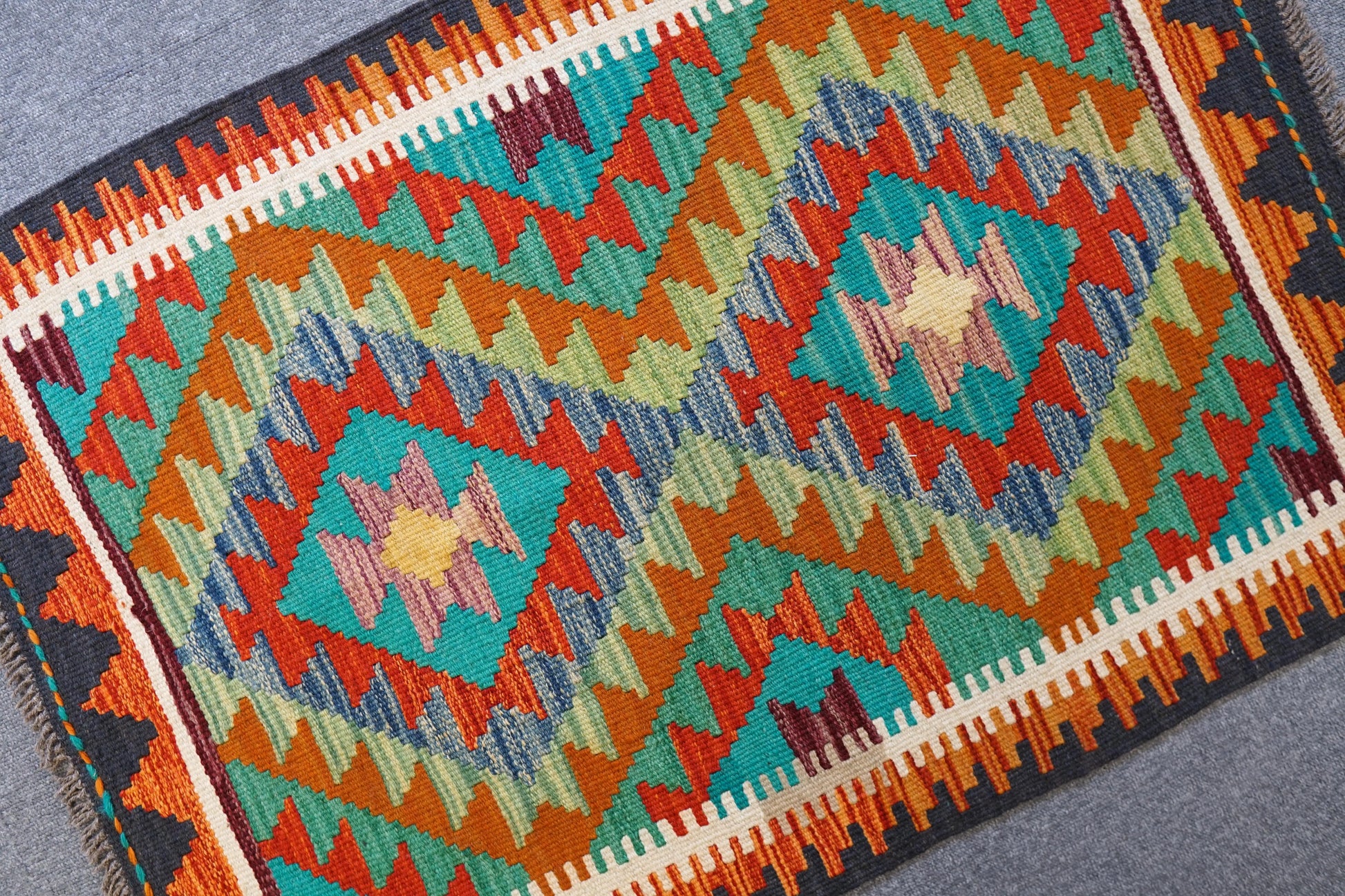 90×60cm　　アフガニスタン手織りキリム Decorworks