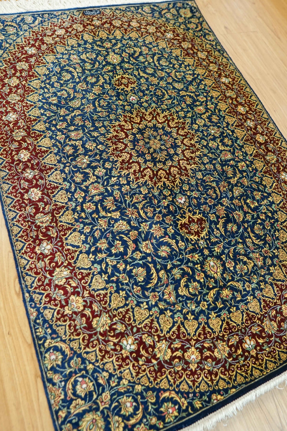 ペルシャ絨毯 クム産 シルク100％ 114×75cm  ラジョルヂ工房