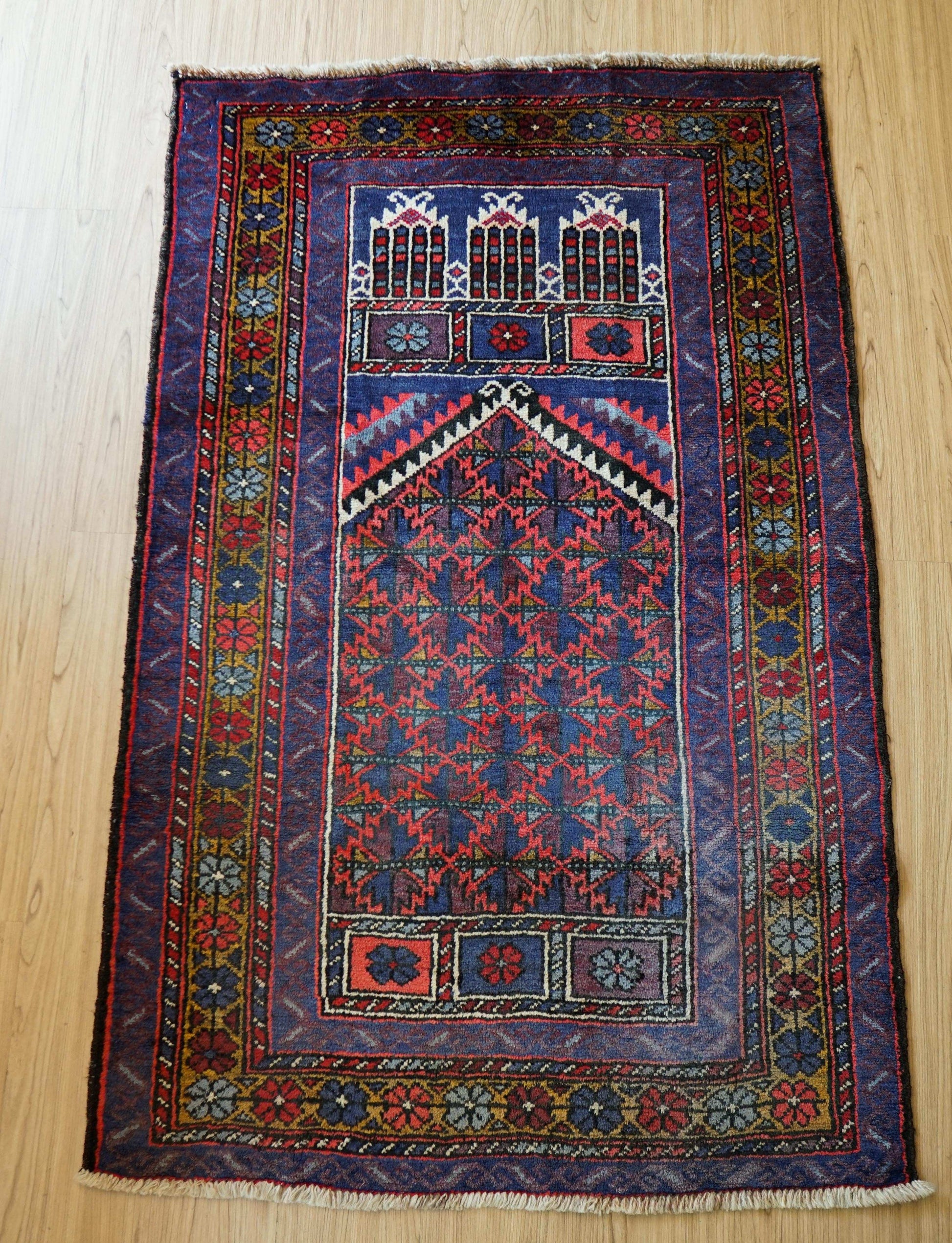  手織りペルシャ絨毯 バルーチ族製 Prayer Rug ヴィンテージ トライバルラグ141×89cm