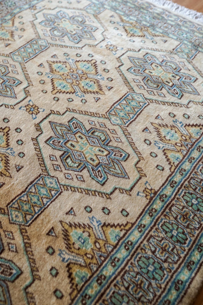  パキスタン手織り絨毯 122×80cm｜ニュージーランド産メリノウール 幾何学フラワー柄 手織りラグ