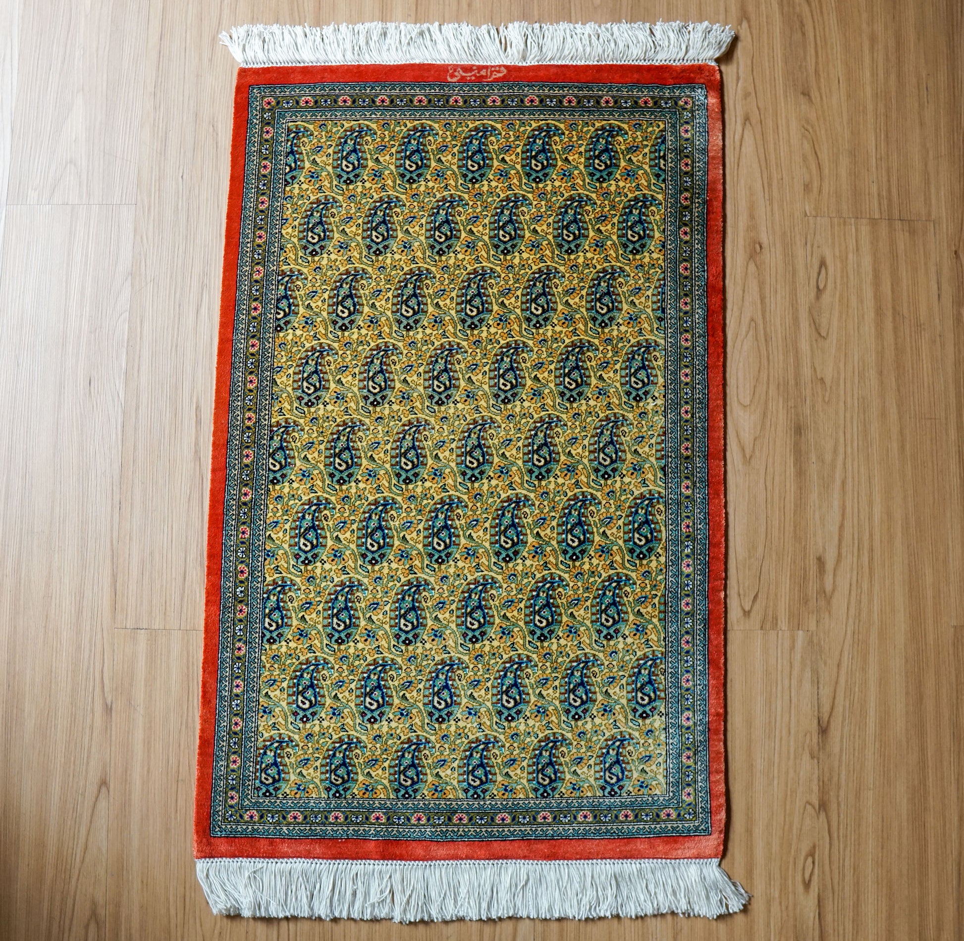  ペルシャ絨毯 クム産 100％シルク 手織り 90×56cm