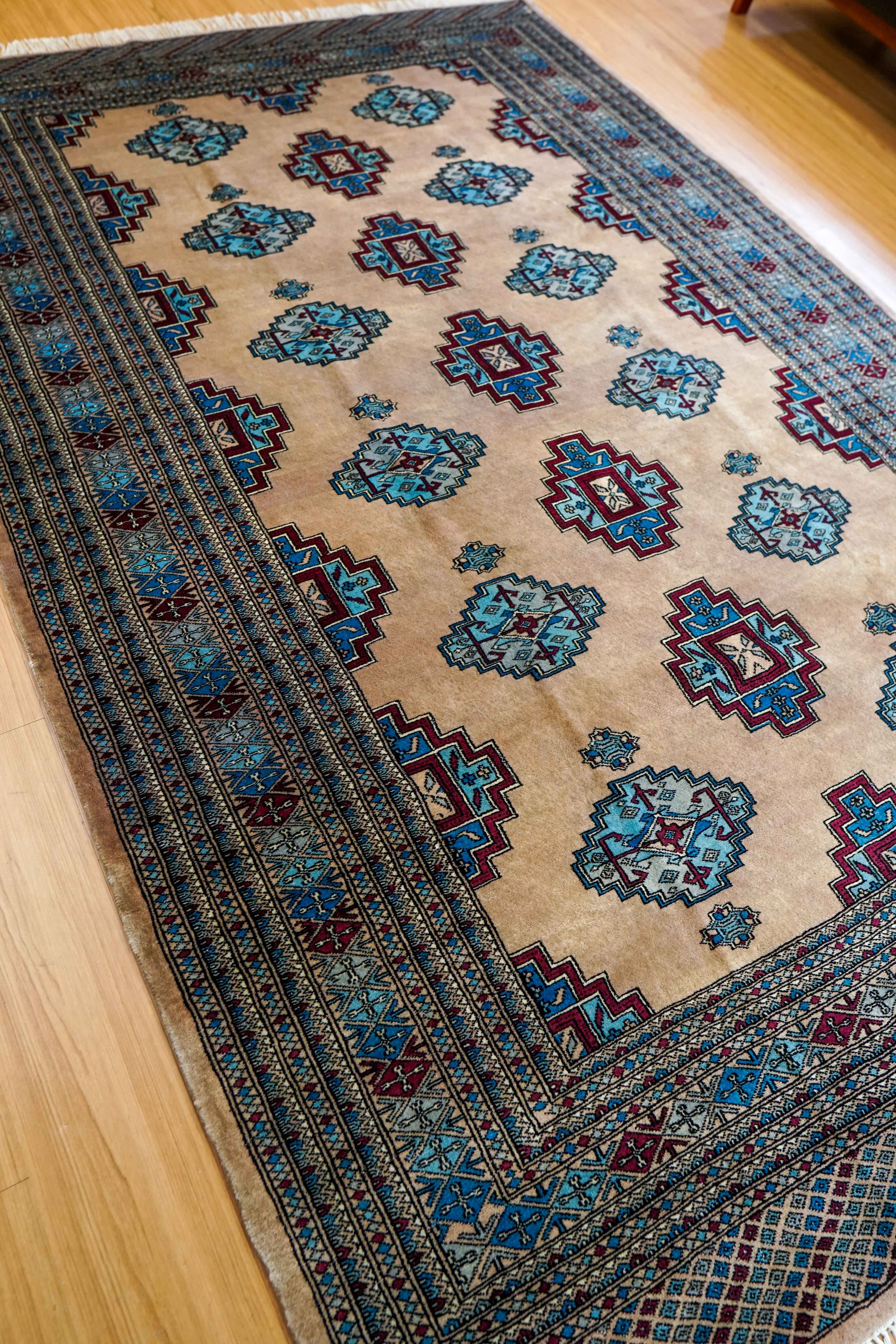 パキスタン手織り絨毯 246×160cm Fine Quality 11/22 – Decorworks