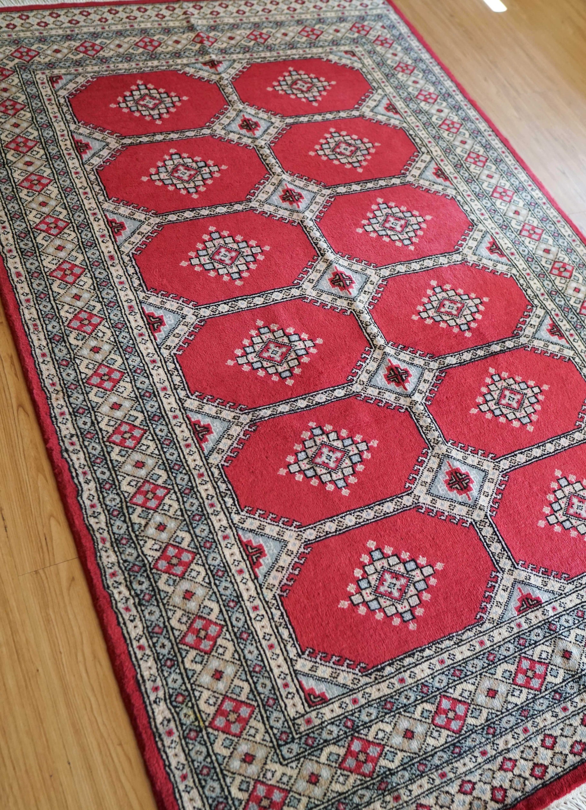  パキスタン手織り絨毯 ジャルダール トライバルラグ ピンクがかった赤 200×128cm