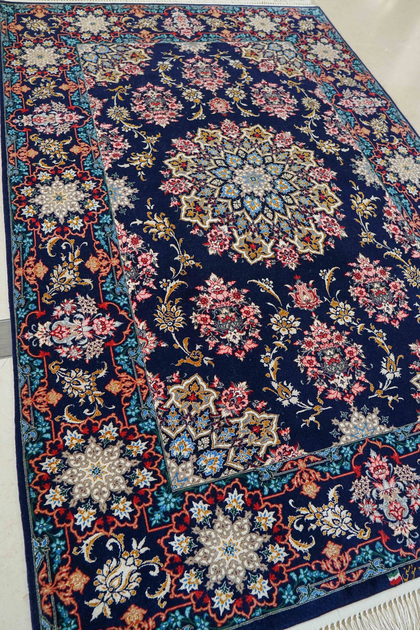  ペルシャ絨毯 イスファハン産 モメニ工房 200×130cm
