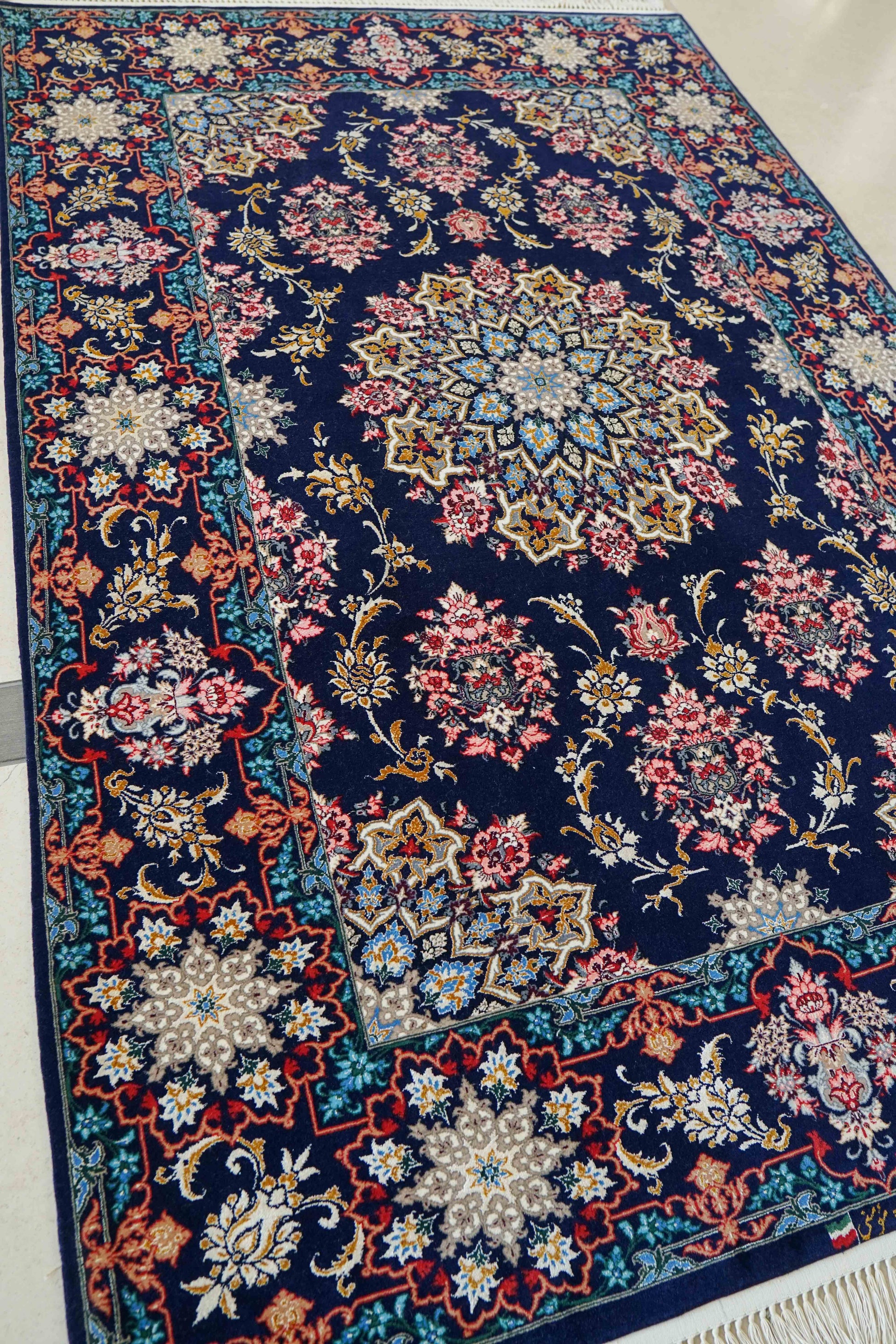  ペルシャ絨毯 イスファハン産 モメニ工房 200×130cm