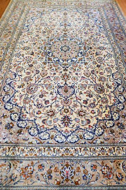  手織りペルシャ絨毯 クム産 ヌーリ工房｜花柄メダリオン 手織りラグ 199×129cm