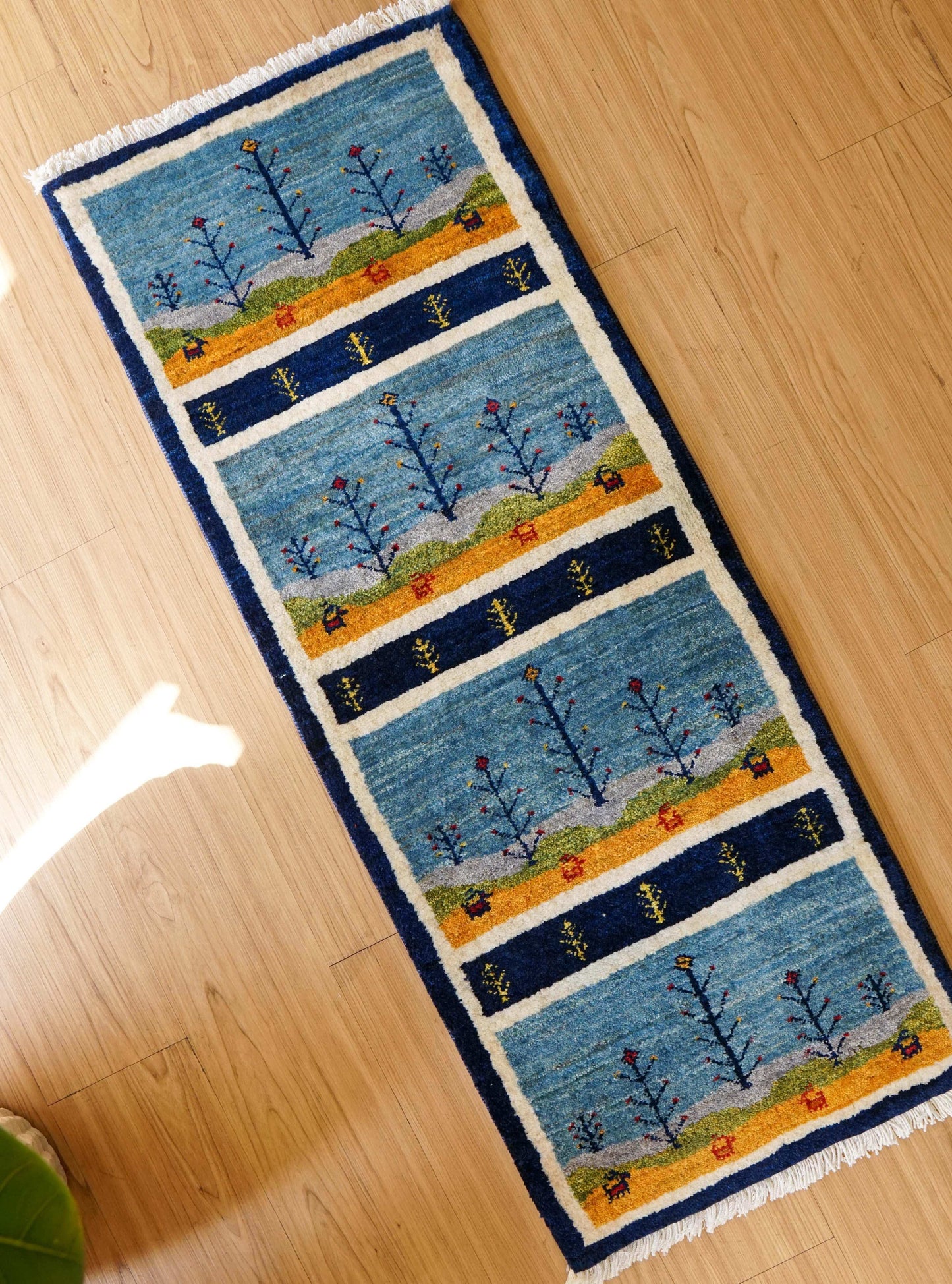  ペルシャ手織りカシュクリギャッベ リズ バフト ギャベ 手織り絨毯 114×44cm