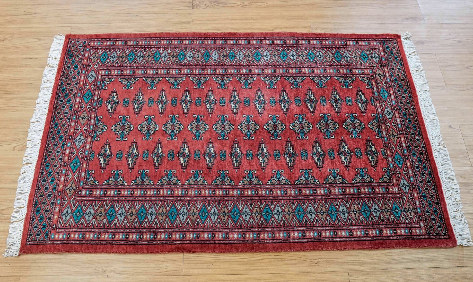 パキスタン手織り絨毯 トルクメンデザイン ピンク 127×81cm