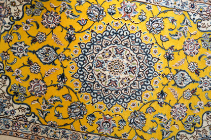 手織りペルシャ絨毯 ナイン産 120×80cm　