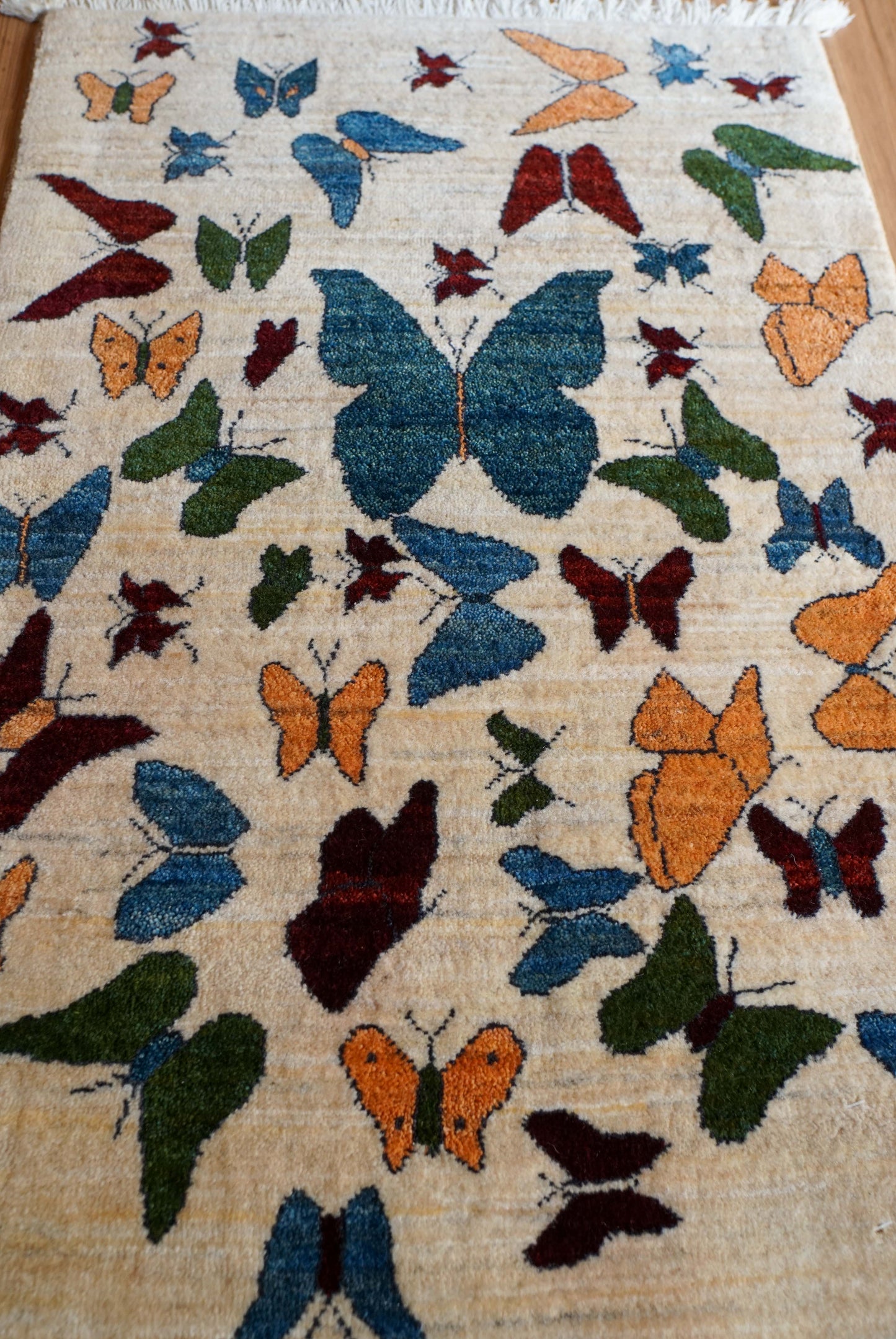  手織りペルシャ絨毯 ギャッベ リズバフト（カシュクリ）87×61cm｜蝶文様｜イラン製