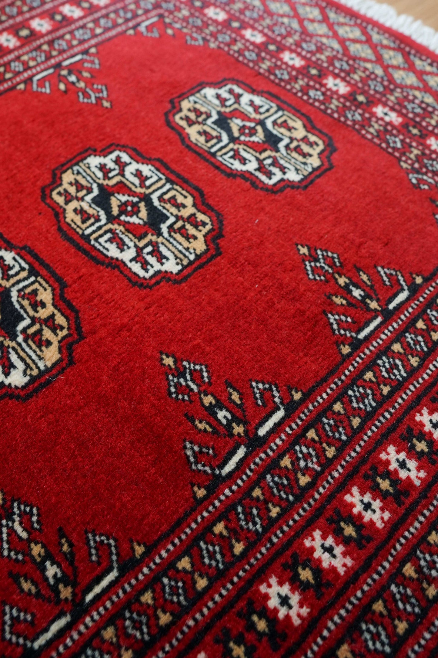  トルクメン ボハラ 手織り パキスタン絨毯 88×63cm 玄関マット
