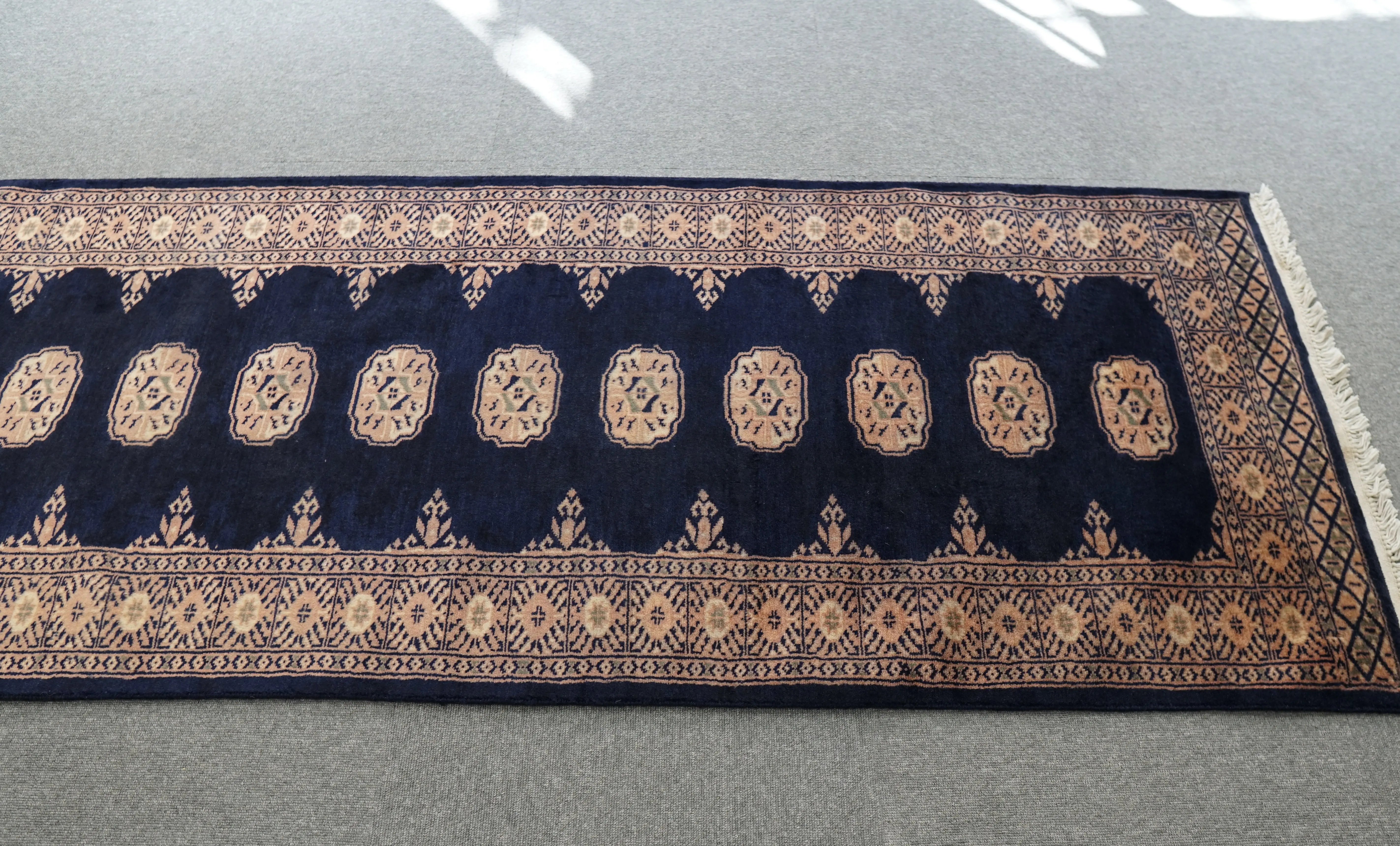 パキスタン手織り絨毯 トライバルラグ　トルクメン ボハララグ パキスタン手織り絨毯 トライバルラグ トルクメン ボハララグ 191×62cm